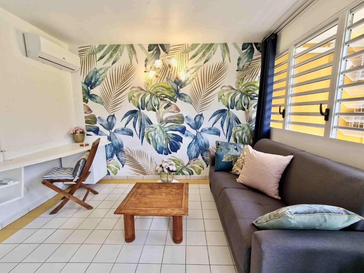 Manbana 333 Hotell Folle Anse Exteriör bild