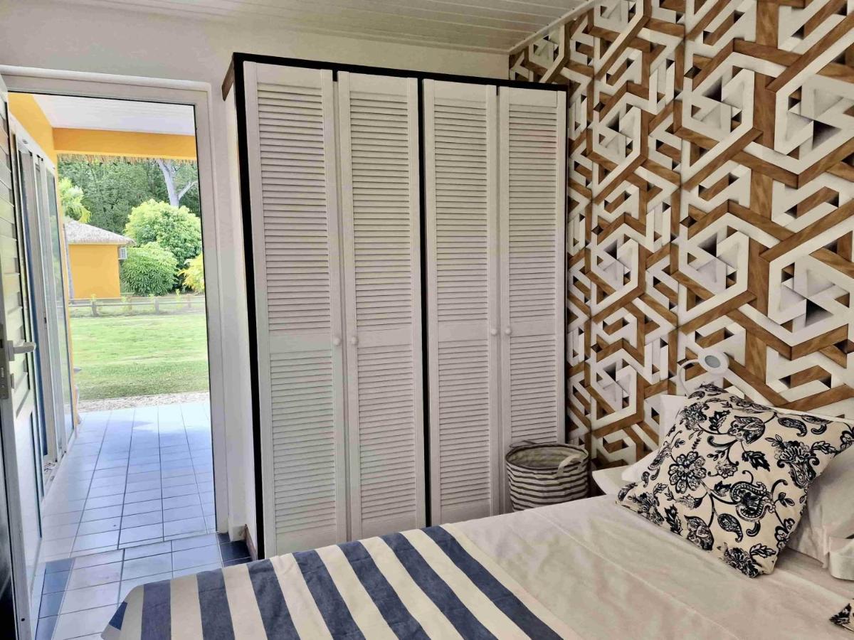 Manbana 333 Hotell Folle Anse Exteriör bild