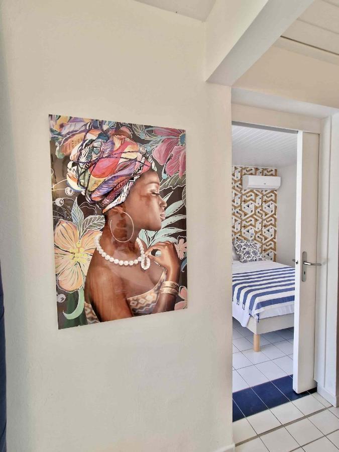 Manbana 333 Hotell Folle Anse Exteriör bild