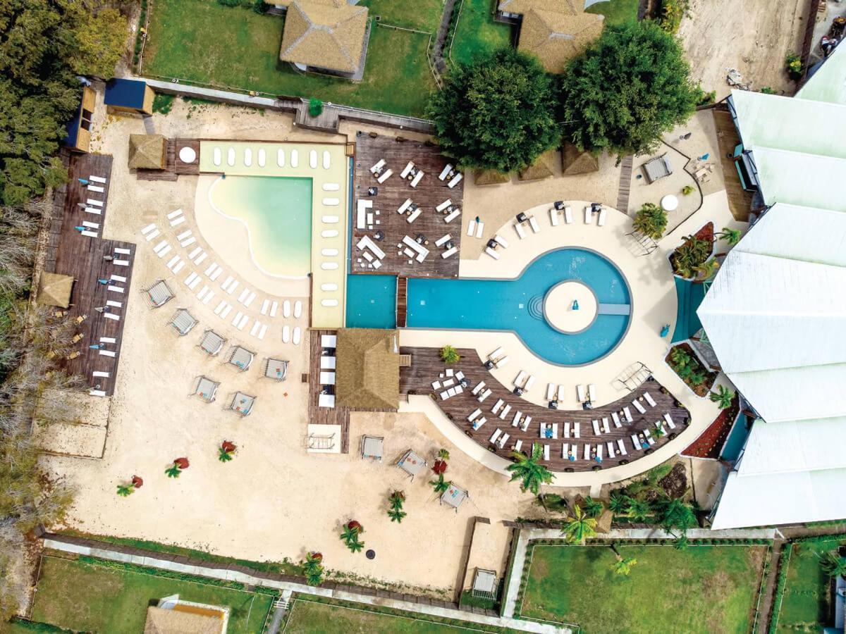 Manbana 333 Hotell Folle Anse Exteriör bild